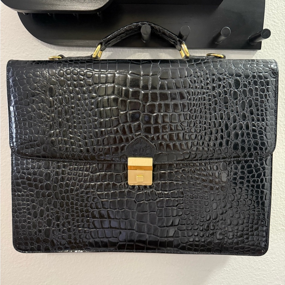 Elegant Black Crocodile-Embossed Faux Leather Briefcase